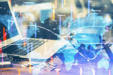 İş teması simgelerinin çoklu pozlandırılması ve bilgisayar geçmişi olan çalışma alanı. Başarı kavramı.