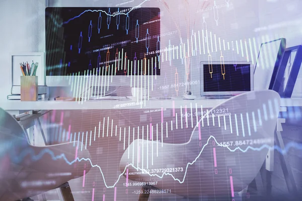 Doppelbelichtung von Börsengrafik und Bürointerieur. Konzept der Finanzanalyse. — Stockfoto