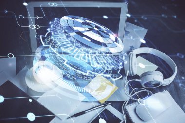 Arka planda bilgisayar ve teknik tema çizimi olan iki kat masaüstü görüntüsü. Büyük veri kavramı.