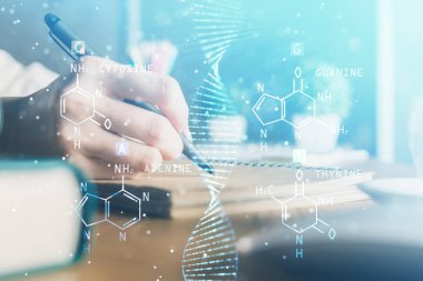 DNA temalı hologram, arka plan yazan kadınların ellerinde. Eğitim kavramı. Çift pozlama
