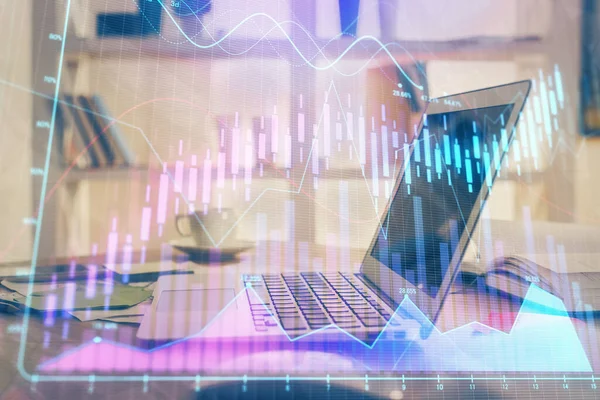 Holograma Gráfico Del Mercado Financiero Computadora Personal Segundo Plano Doble —  Fotos de Stock