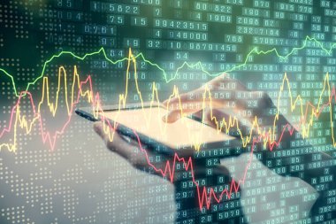 Ön x çizelgesine çift pozlama, hologram çizimi ve cep telefonu kullanan bir kadın. Finansal piyasa kavramı.