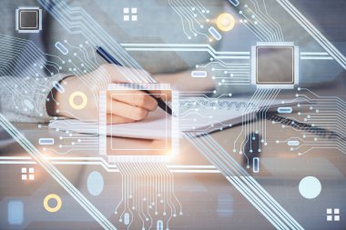 Veri teknolojisi hologramıyla arka planda el yazısının iki katına çıkarılması. Büyük veri kavramı.