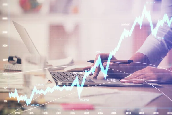 Doppelbelichtung Von Frauenhänden Beim Tippen Auf Computer Und Forex Diagramm — Stockfoto