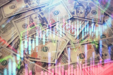 Forx grafiğinin çok sayıda görüntüsü bize dolar banknotları arka planında görünüyor. Finansal başarı piyasası kavramı.