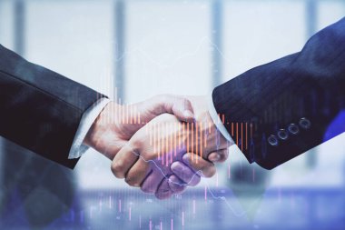 Forx grafik hologramı ve iki adamın el sıkışması. Borsa konsepti.