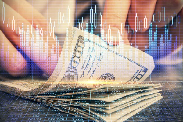 Multi esposizione del grafico del forex che disegna l'ologramma e le fatture e le mani dei dollari degli Stati Uniti. Concetto analisi tecnica. — Foto Stock