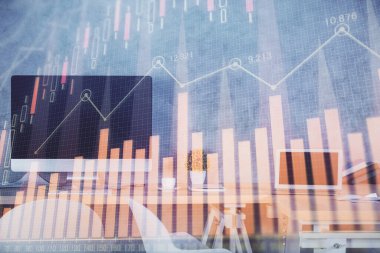 Finansal grafik çizimi ve ofis içi arka planının çoklu pozu. Pazar analizi kavramı.