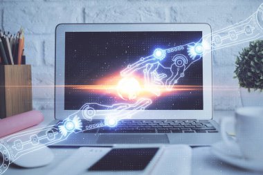 Arka planda kişisel bilgisayarı ve teknik tema çizimi olan iki kat masaüstü görüntüsü. Büyük Veri Kavramı.