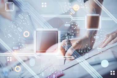 Veri teknolojisi hud 'u ile arka plana el yazıları yazan kadınların çifte pozu. Büyük veri kavramı.