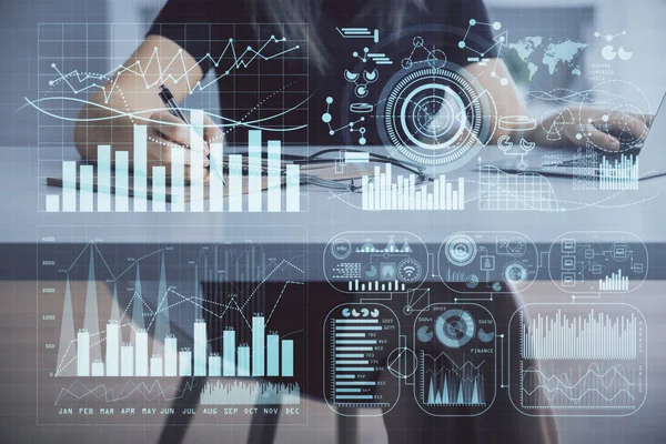 Doble exposición de las manos de la mujer de negocios escribiendo en la computadora y el dibujo del holograma gráfico de divisas. Concepto de análisis financiero. —  Fotos de Stock