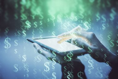 Ön x çizelgesine çift pozlama, hologram çizimi ve cep telefonu kullanan bir kadın. Finansal piyasa kavramı.