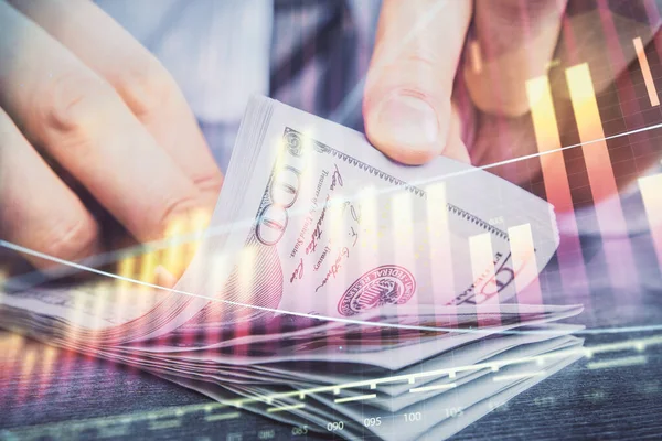 Multi esposizione del grafico del forex che disegna l'ologramma e le fatture e le mani dei dollari degli Stati Uniti. Concetto analisi tecnica. — Foto Stock