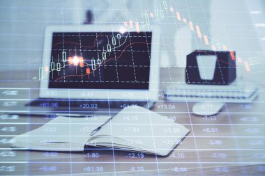 Eski pazar grafiği hologramı ve kişisel bilgisayar geçmişi. Çifte maruziyet. Yatırım kavramı.