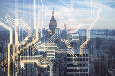 Teknoloji temalı hologramın ve şehrin arka planının iki katına çıkarılması. Yüksek Teknoloji kavramı.