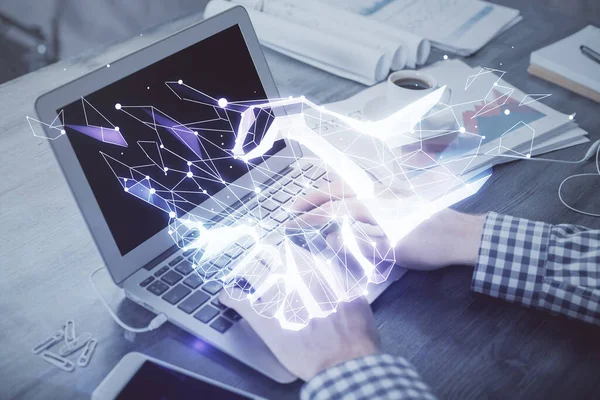 Handskakning hologram ritning med affärsman som arbetar på datorn på bakgrunden. Dubbel exponering. — Stockfoto