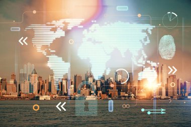 Şehir görünümünde harita ve veri temalı hologram ile gökdelenler arka planda çift pozlama. İş kavramında uluslararası teknoloji.