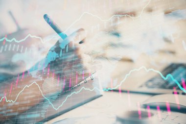 Ön x çizelgesinin arka plan notları alan insanların üzerini çizerken çift pozlama. Mali analiz kavramı