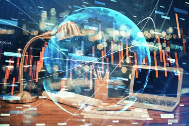 Forx grafiği ve bilgisayarla çalışma alanı çoklu pozlama. Uluslararası çevrimiçi ticaret kavramı.