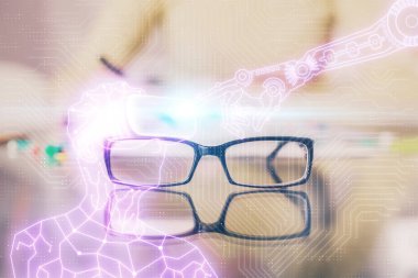 AR hologramı ellerin üzerinde not alıyor. Artırılmış gerçeklik kavramı. Çift pozlama