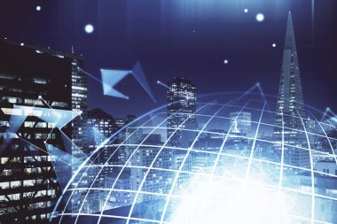 Şehir görünümünde harita ve veri temalı hologram ile gökdelenler arka planda çift pozlama. İş kavramında uluslararası teknoloji.