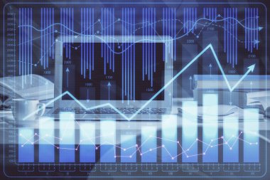Forx çizelgesine ve bilgisayarla çalışma alanına çoklu maruz kalma. Uluslararası çevrimiçi ticaret kavramı.