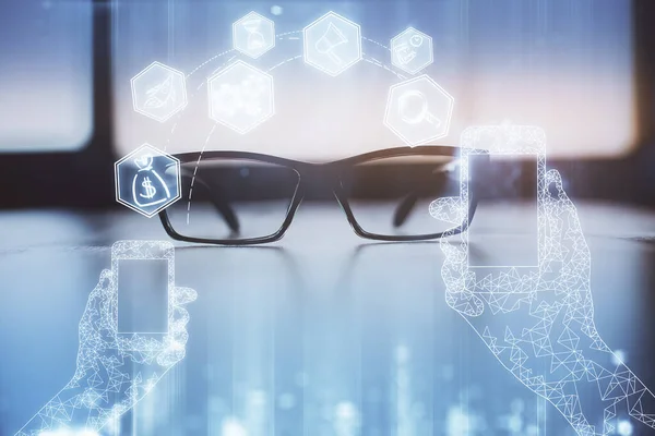 Tech Hologramm Mit Brille Auf Dem Tischhintergrund Technologiekonzept Doppelbelastung — Stockfoto