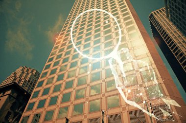 Şehir manzarası arkaplanı üzerinde başlangıç teması çizimlerinin çifte pozlandırılması. Başarı kavramı.