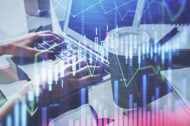 Bilgisayarda ve ön x grafik hologram çiziminde kadın eli yazarken çift pozlama. Borsa yatırım kavramı.