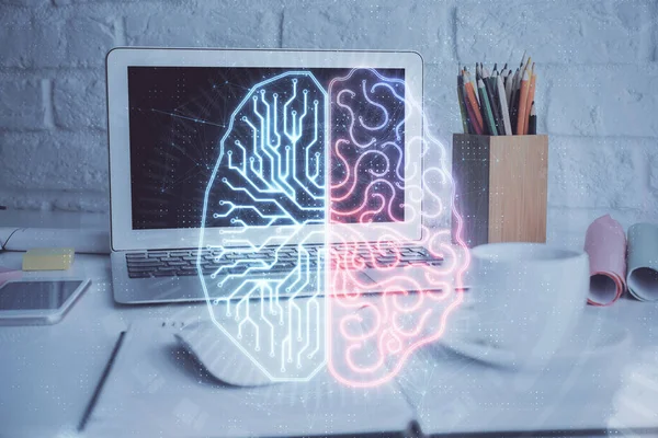 Dubbele blootstelling van de werkruimte met computer en menselijk brein tekenen hologram. Brainstormconcept. — Stockfoto