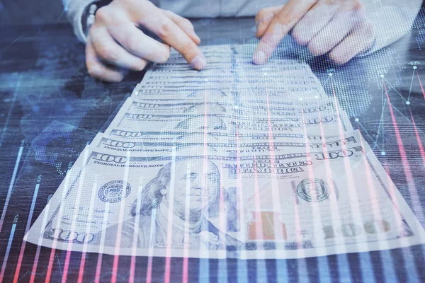 Multi blootstelling van forex grafiek tekenen hologram en Amerikaanse dollars biljetten en man handen. Technisch analyseconcept. — Stockfoto