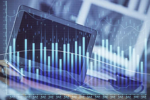 Holograma gráfico del mercado Forex y antecedentes personales de la computadora. Exposición múltiple. Concepto de inversión. —  Fotos de Stock