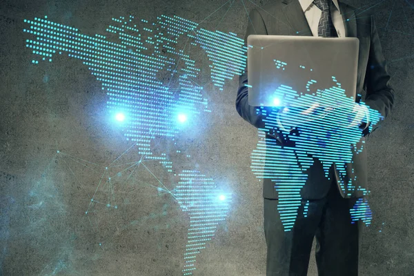 Голограмма медиасети с человеком, работающим на компьютере на заднем плане. Концепция интернет-общения. Двойное воздействие. — стоковое фото