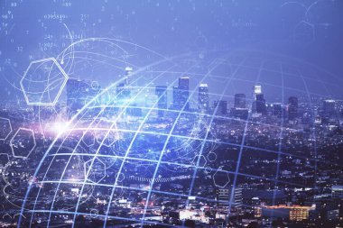 Şehir görünümünde harita ve veri temalı hologram ile gökdelenler arka planda çift pozlama. İş kavramında uluslararası teknoloji.