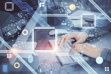 Bilgisayar arkaplanı üzerinde çalışan elleri olan iki kez teknolojik çizimlere maruz kalmış. Yenilik kavramı.