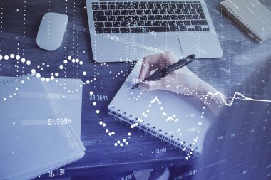 Veri çözeltisi hologramı ile arka plan üzerine yazılan ellere çoklu maruz kalma. Teknoloji konsepti.