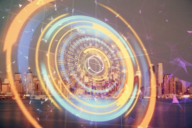 Teknoloji temalı hologramın ve şehrin arka planının iki katına çıkarılması. Yüksek Teknoloji kavramı.