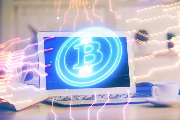 Multi exposição do holograma e da tabela do tema da economia do blockchain e do crypto com fundo do computador. Conceito de criptomoeda bitcoin. — Fotografia de Stock