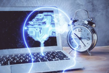 Masaüstü bilgisayarı ve insan beyni hologram çiziyor. Ai kavramı.