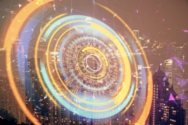 Teknoloji temalı hologramın ve şehrin arka planının iki katına çıkarılması. Yüksek Teknoloji kavramı.