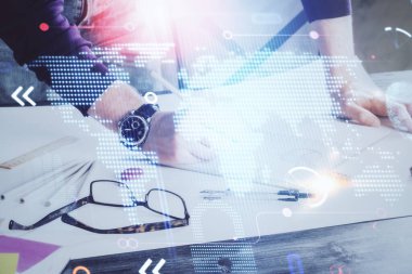 Çifte pozlama uluslararası bağlantı konsepti simgelerine sahip bir adam.