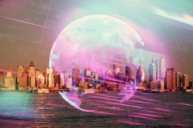 Teknoloji temalı hologramın ve şehrin arka planının iki katına çıkarılması. Yüksek Teknoloji kavramı.