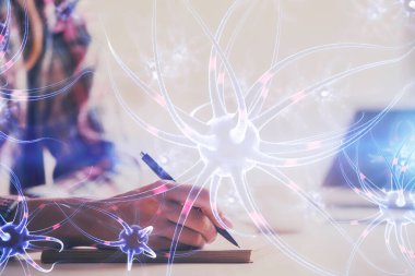 El üstünde tutulan nöron hologramı. Araştırma ve öğrenim kavramı. Çift pozlama