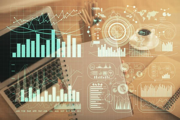 Dupla exposição de mãos de empresária digitando no computador e gráfico forex holograma desenho. Conceito de análise financeira. — Fotografia de Stock