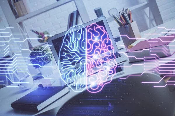 Doppelbelichtung des Arbeitsplatzes durch Computer und menschliches Gehirn mit Hologramm. Brainstormkonzept. — Stockfoto