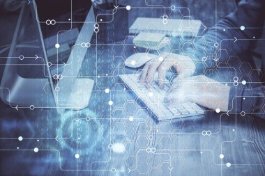 Bilgisayar arkaplanı üzerinde çalışan elleri olan iki kez teknolojik çizimlere maruz kalmış. Yenilik kavramı.