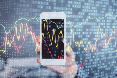 Erkeklerin el ele tutuşup dijital bir cihaz ve ön grafik çizimi kullanırken çift pozlama. Finansal piyasa kavramı.