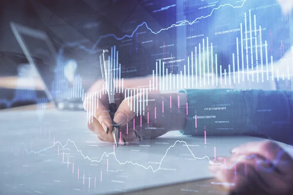 Ön x çizelgesinin arka plan notları alan insanların üzerini çizerken çift pozlama. Mali analiz kavramı