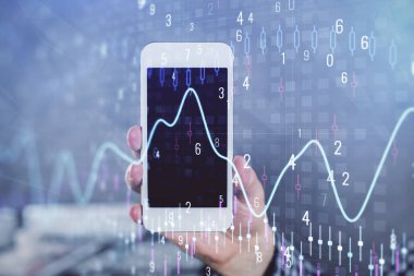 Erkeklerin el ele tutuşup dijital bir cihaz ve ön grafik çizimi kullanırken çift pozlama. Finansal piyasa kavramı.