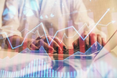 Bilgisayarda ve ön x grafik hologram çiziminde kadın eli yazarken çift pozlama. Borsa yatırım kavramı.